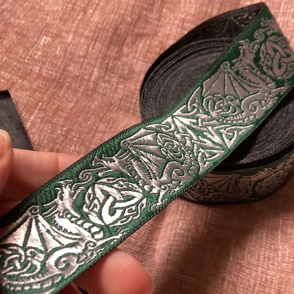 CELTIC DRAGON JACQUARD RIBBON TRIM GREEN SILVER - 34 FEET MEDIEVAL IRISH IRELAND